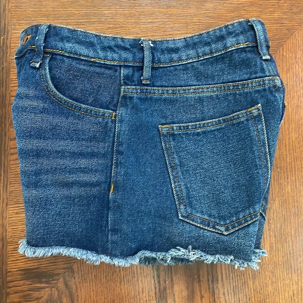 H&M High Waist Jean Shorts Size 2 Fit a Size 0